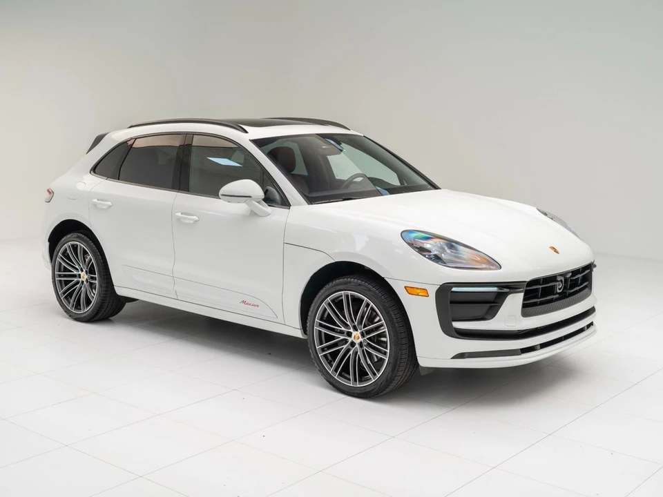 2026 Porsche Macan - Image 8 of 31