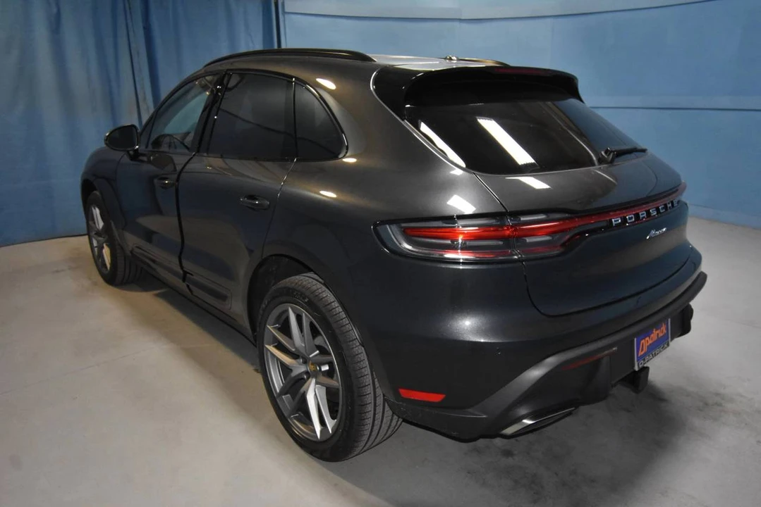 2026 Porsche Macan Electric - Image 3 of 4