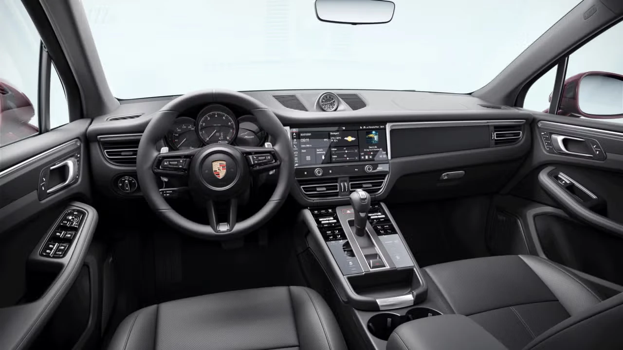 2026 Porsche Macan - Image 29 of 31