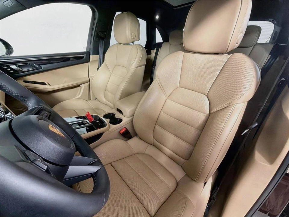 2026 Porsche Macan Electric - Image 5 of 5