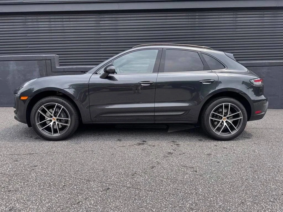 2026 Porsche Macan Electric - Image 2 of 5
