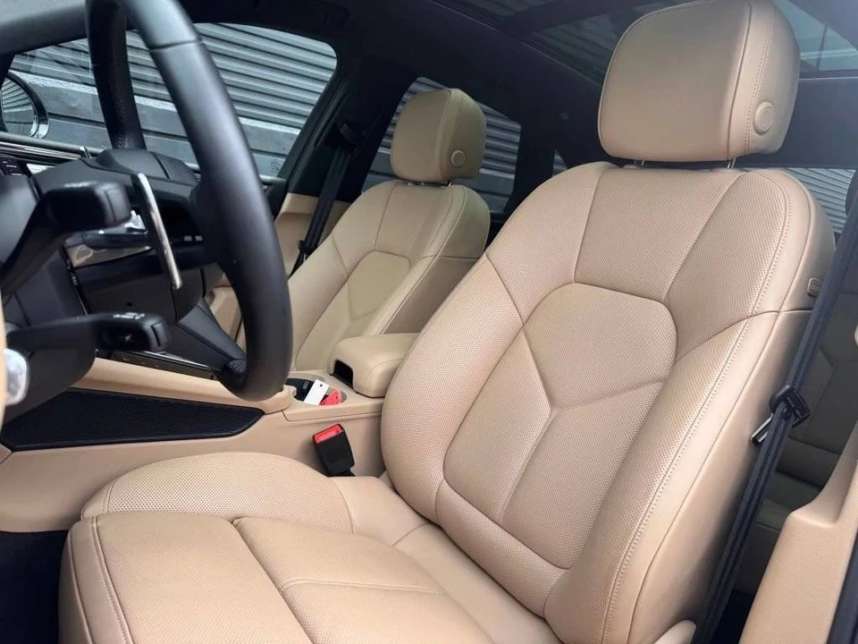 2026 Porsche Macan Electric - Image 5 of 5