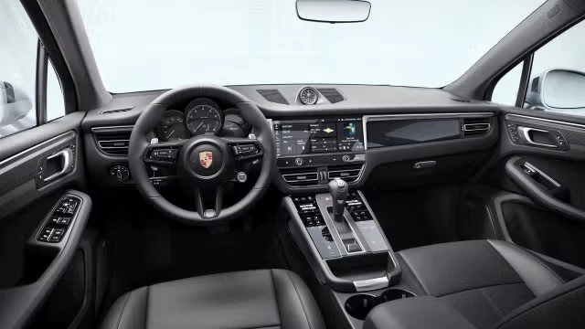 2026 Porsche Macan - Image 26 of 31