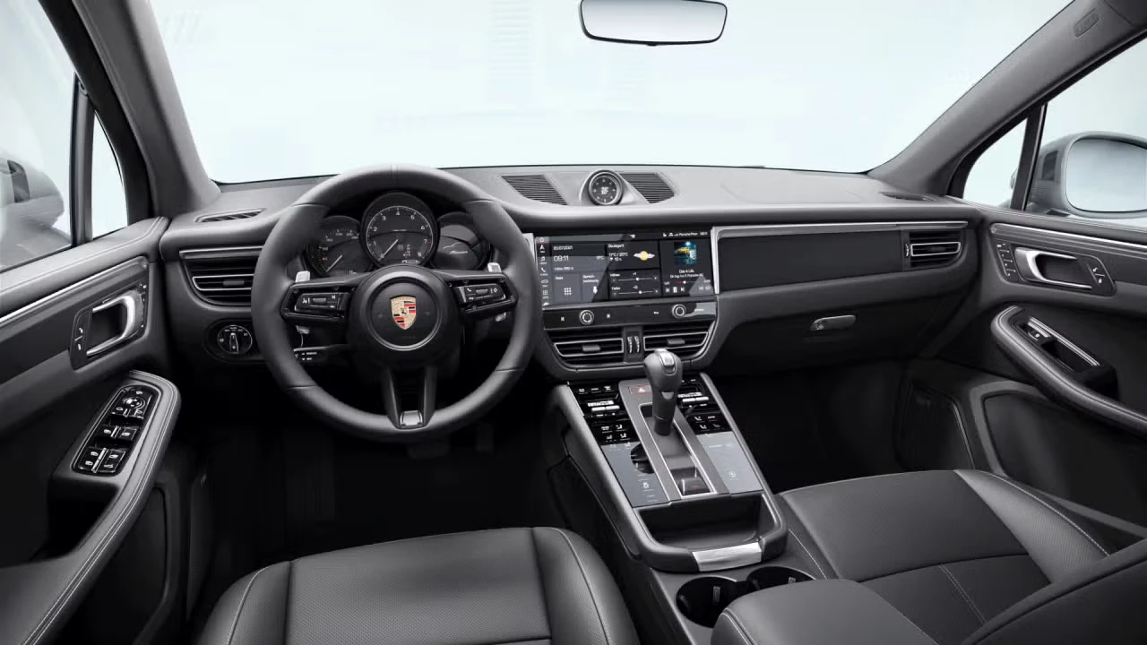 2026 Porsche Macan - Image 28 of 31