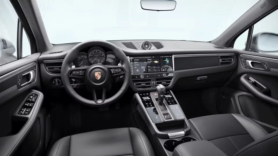 2026 Porsche Macan - Image 27 of 31