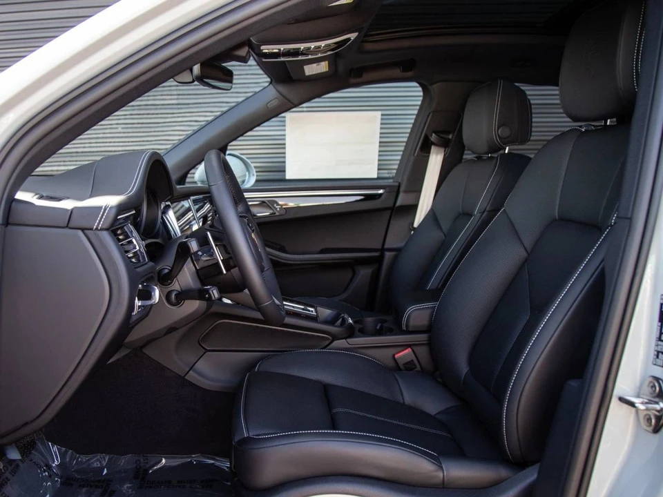2026 Porsche Macan Electric - Image 5 of 5