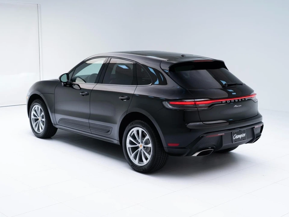 2026 Porsche Macan - Image 3 of 31