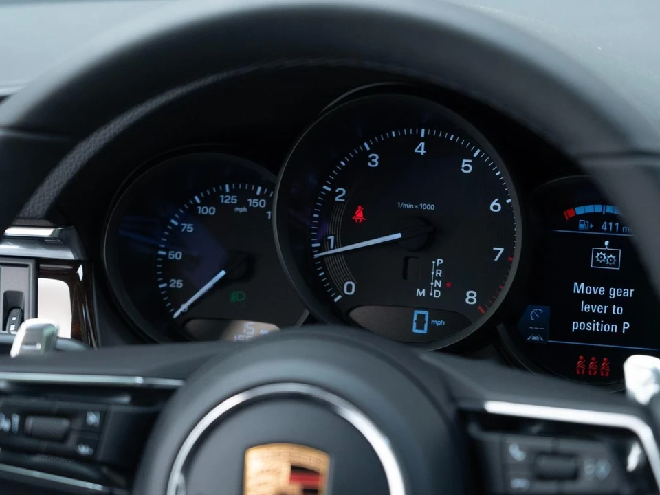 2026 Porsche Macan - Image 30 of 31