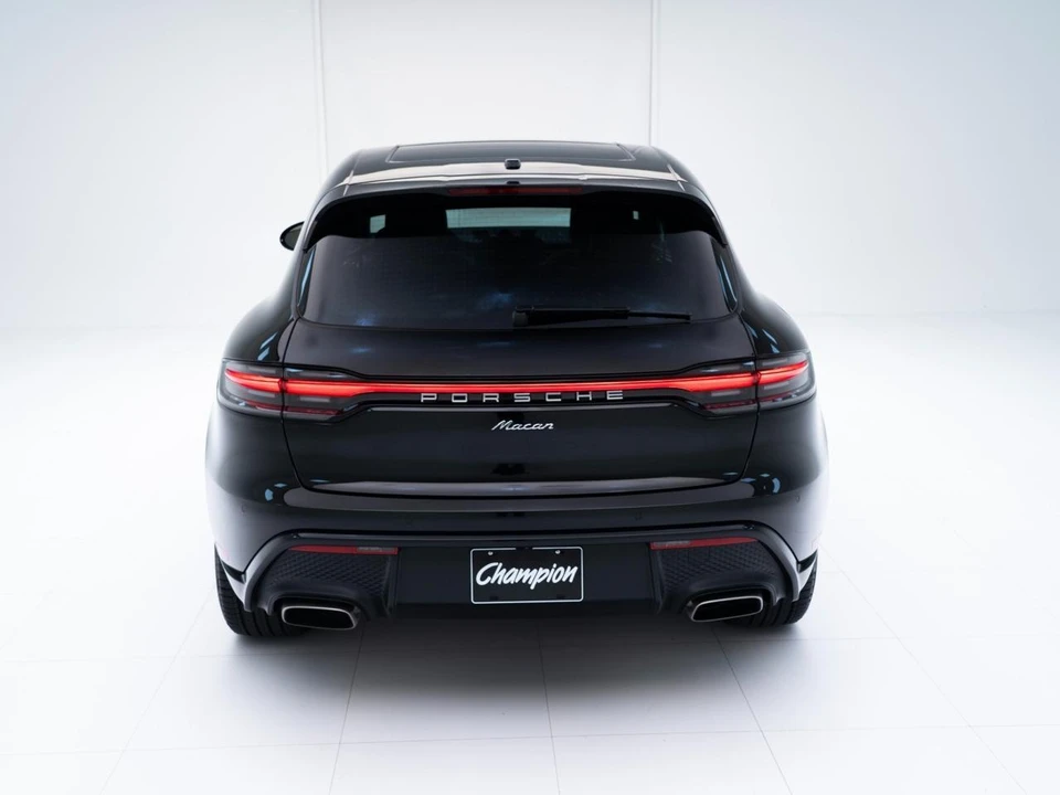 2026 Porsche Macan - Image 10 of 31