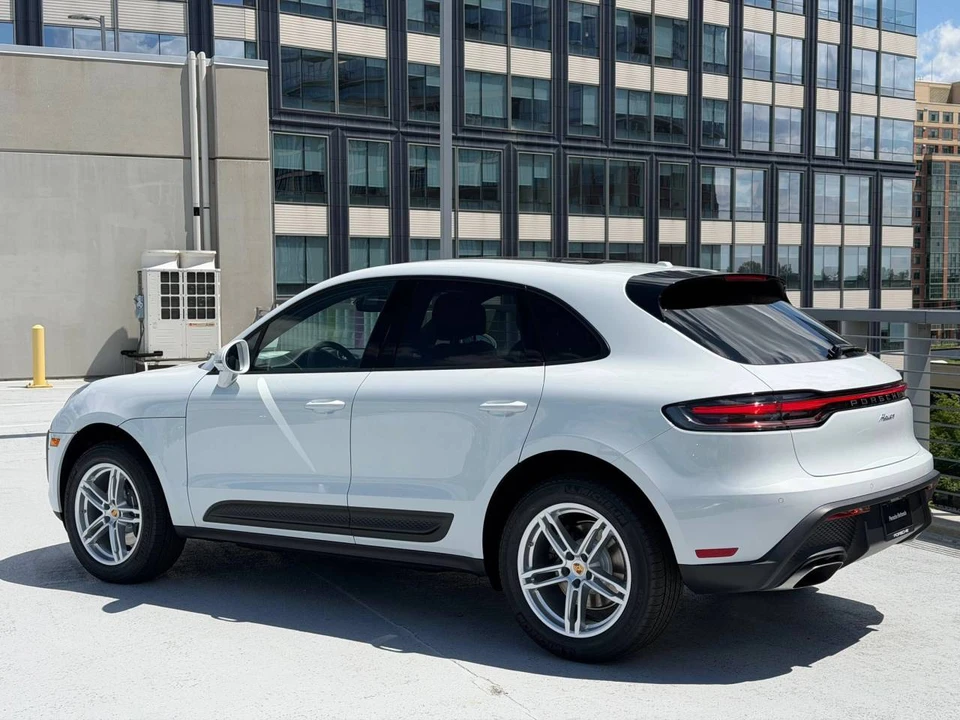 2026 Porsche Macan Electric - Image 3 of 5