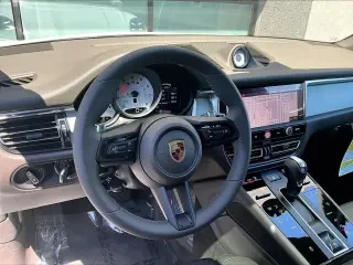 2026 Porsche Macan Electric - Image 29 of 31