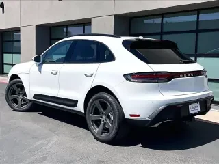 2026 Porsche Macan Electric - Image 21 of 31