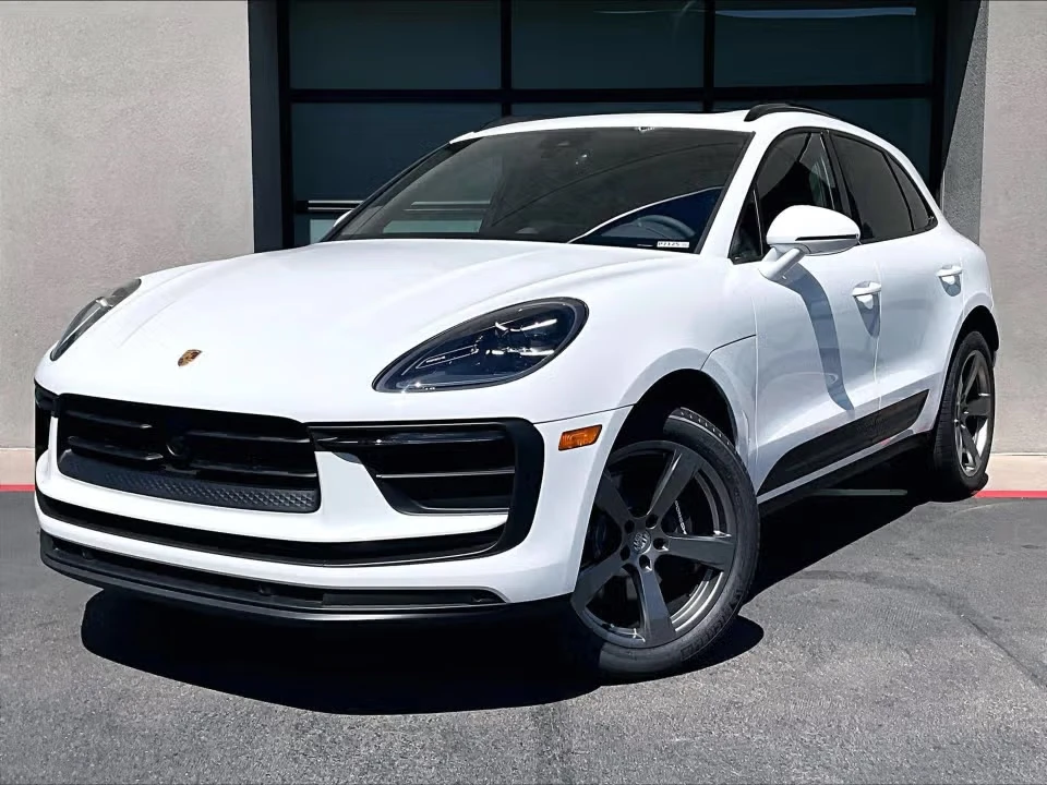 2026 Porsche Macan Electric - Image 3 of 31