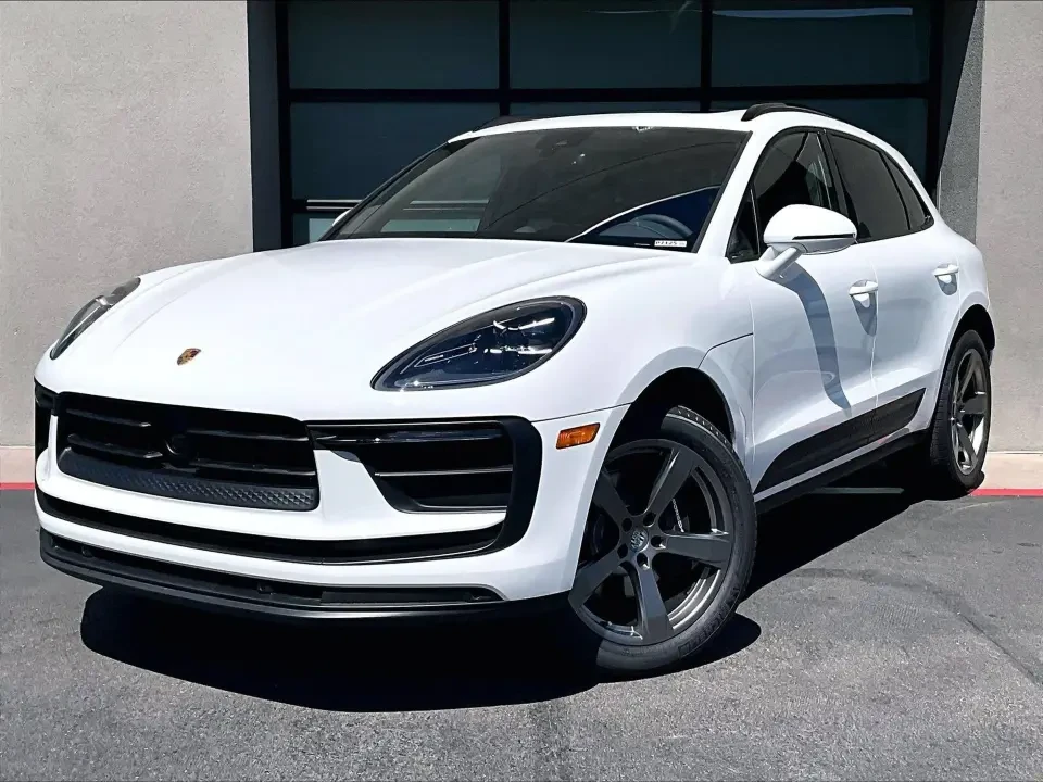 2026 Porsche Macan Electric - Image 7 of 31