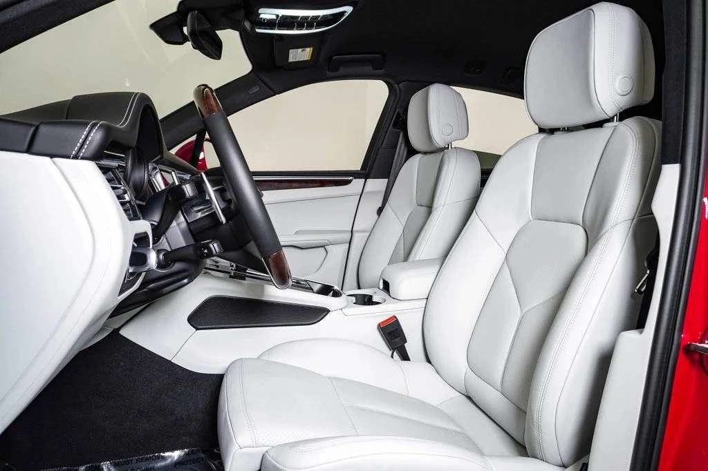 2026 Porsche Macan Electric - Image 5 of 5