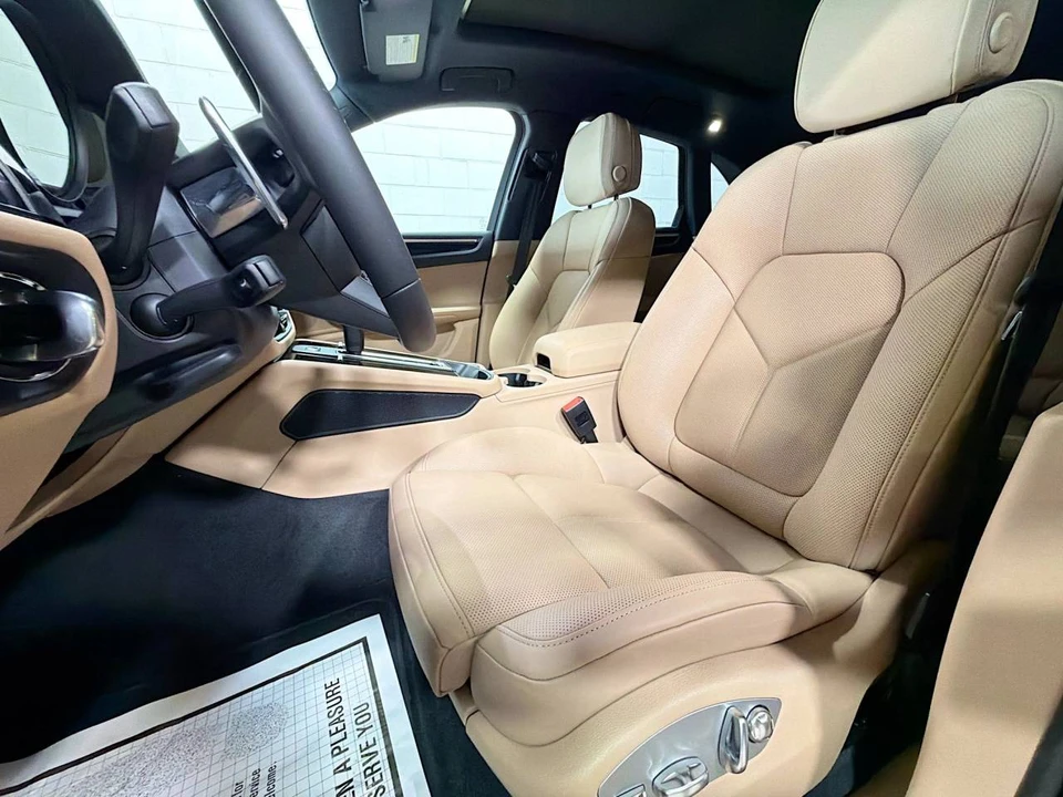 2026 Porsche Macan Electric - Image 5 of 5
