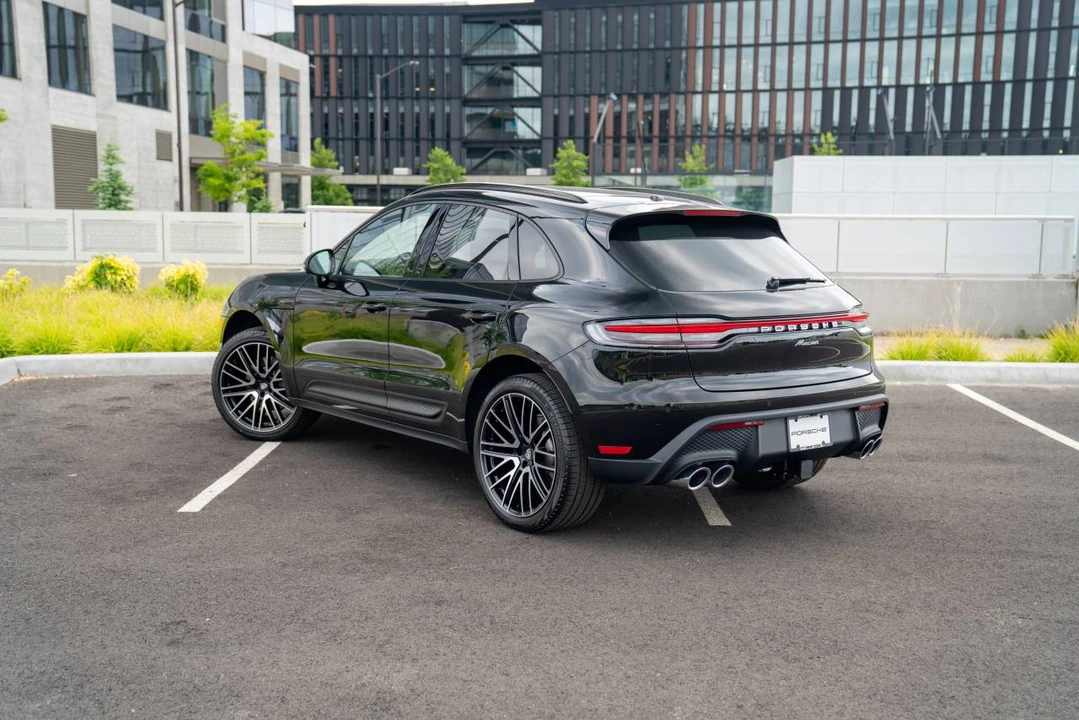 2026 Porsche Macan Electric - Image 3 of 5