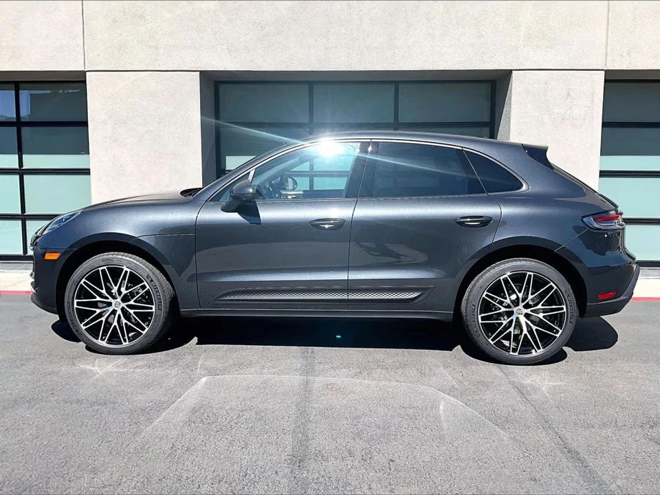 2026 Porsche Macan Electric - Image 12 of 31