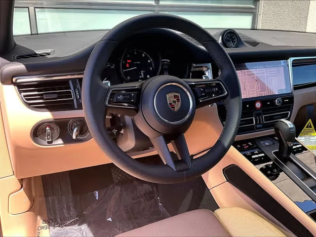 2026 Porsche Macan Electric - Image 26 of 31