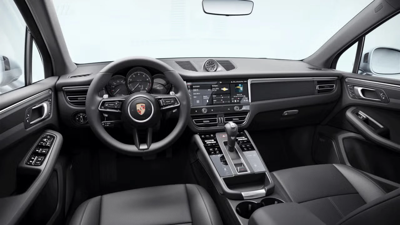 2026 Porsche Macan - Image 28 of 31