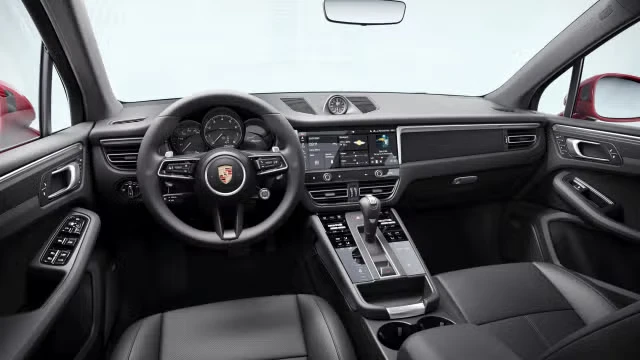 2026 Porsche Macan - Image 26 of 31