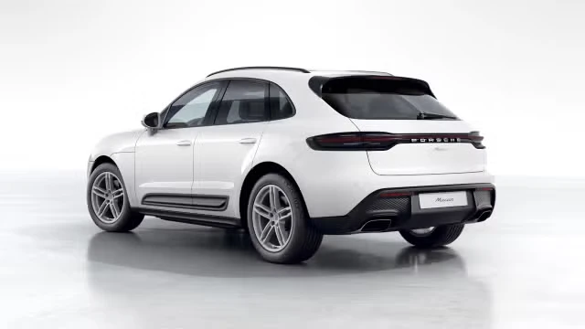 2026 Porsche Macan - Image 18 of 31