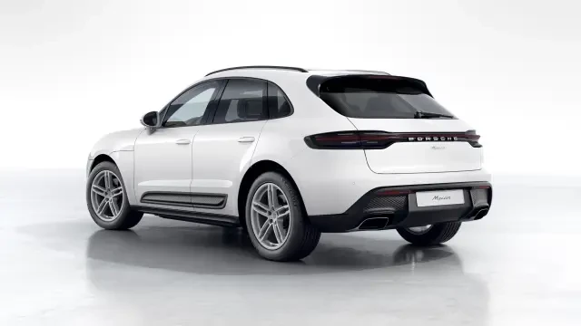2026 Porsche Macan - Image 22 of 31