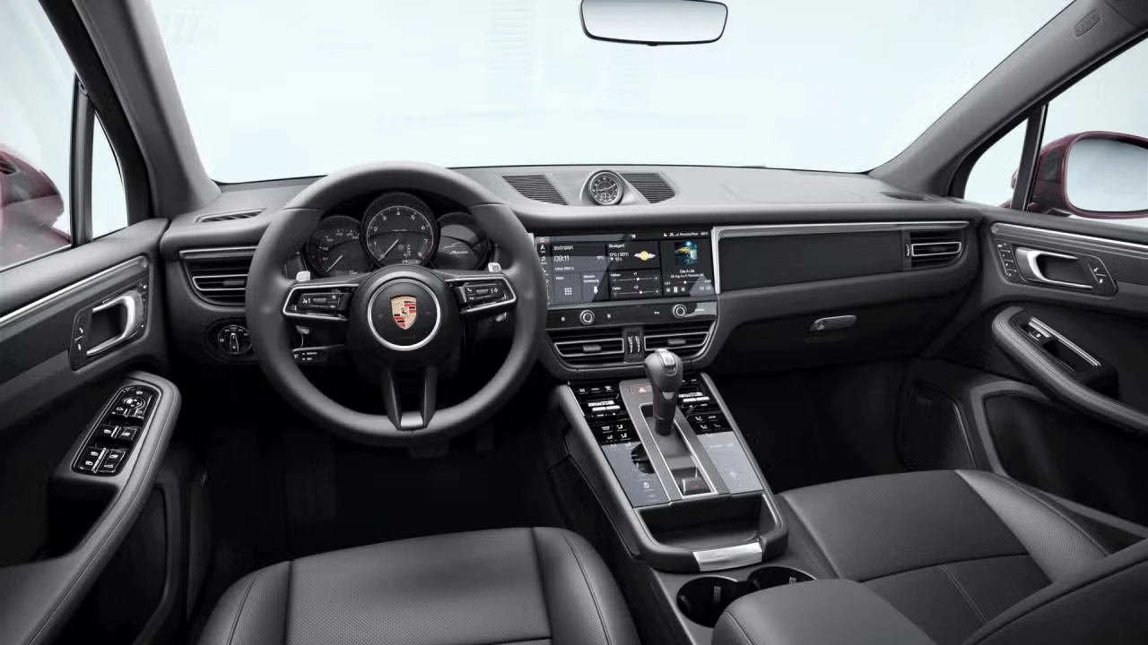 2026 Porsche Macan - Image 28 of 31