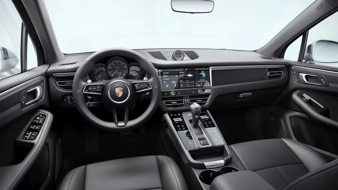 2026 Porsche Macan - Image 28 of 31