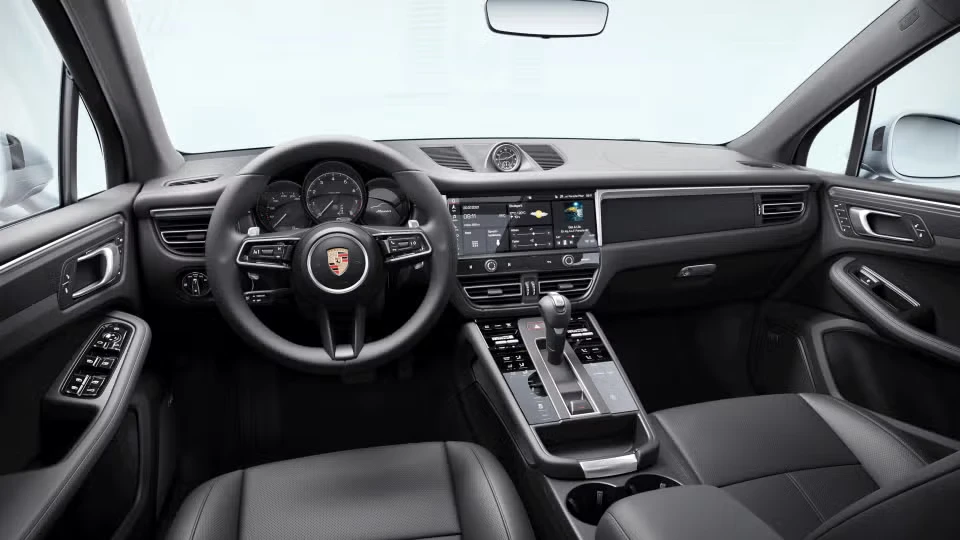 2026 Porsche Macan - Image 27 of 31