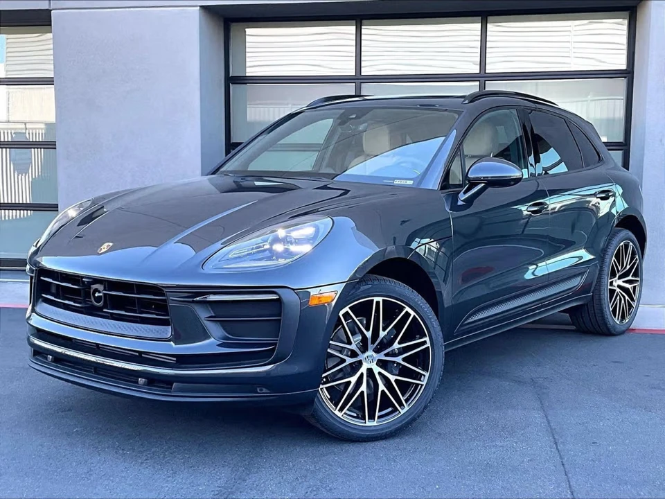 2026 Porsche Macan Electric - Image 4 of 31