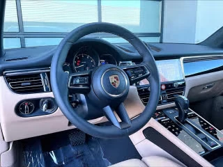 2026 Porsche Macan Electric - Image 25 of 31