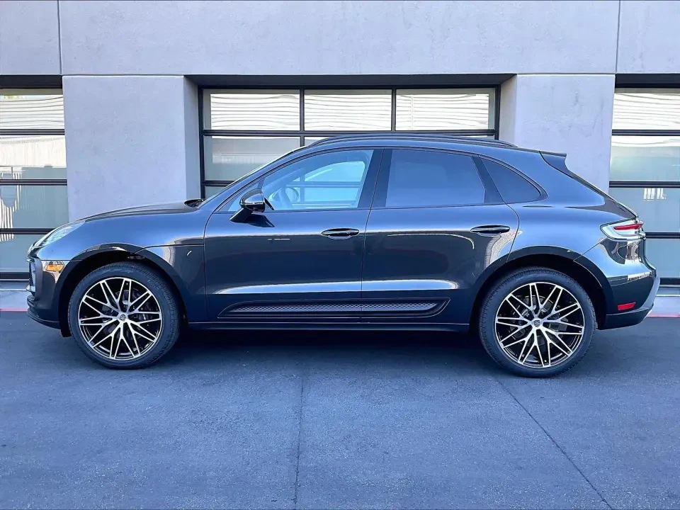 2026 Porsche Macan Electric - Image 15 of 31