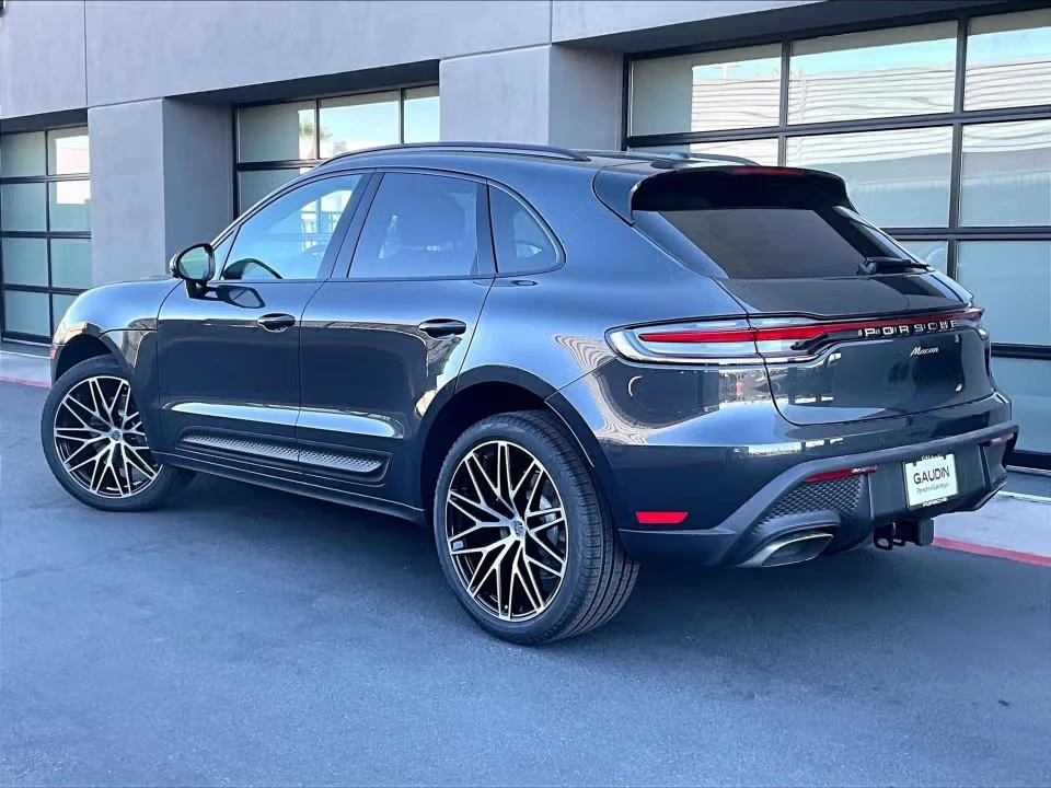2026 Porsche Macan Electric - Image 19 of 31