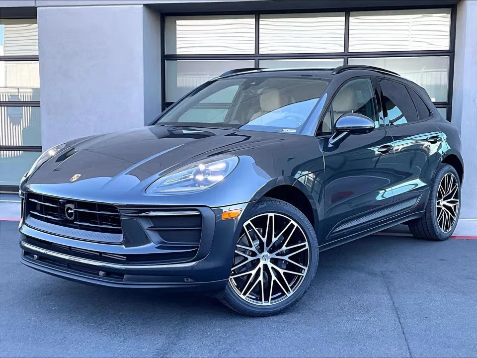 2026 Porsche Macan Electric - Image 3 of 31