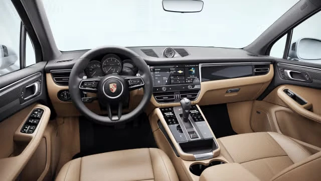 2026 Porsche Macan - Image 26 of 31