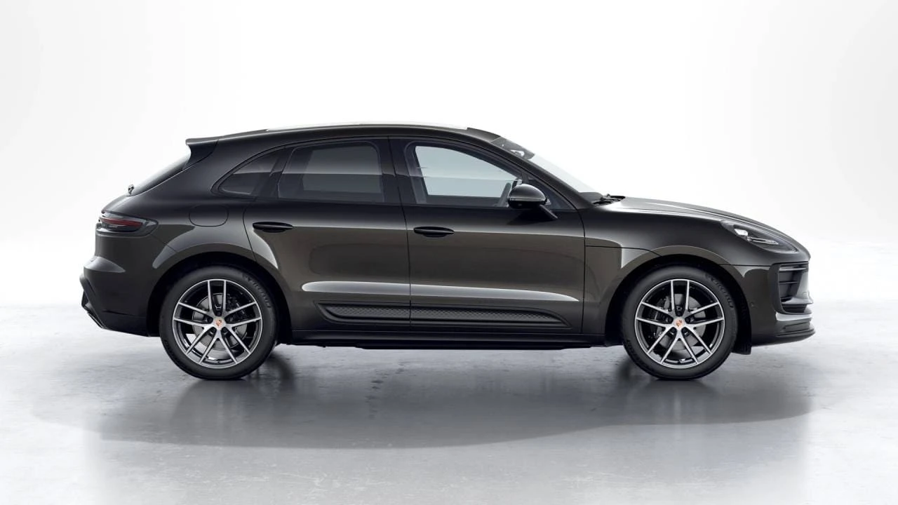 2026 Porsche Macan - Image 6 of 10