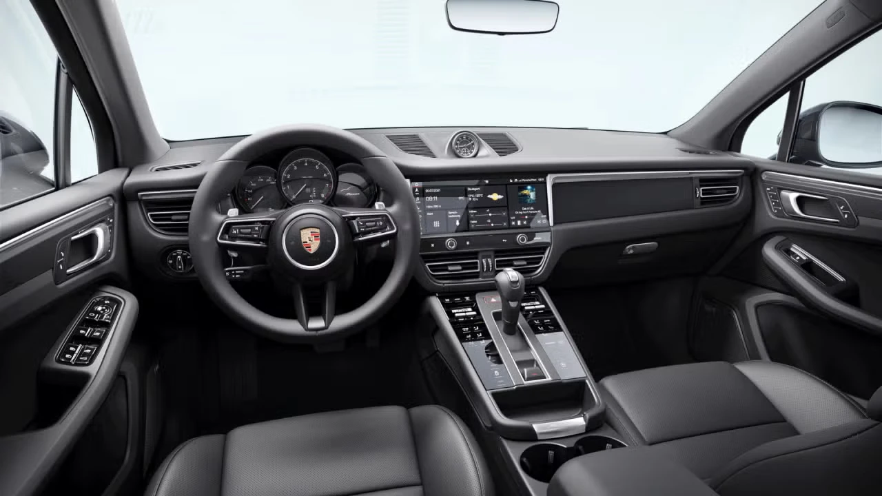 2026 Porsche Macan - Image 28 of 31