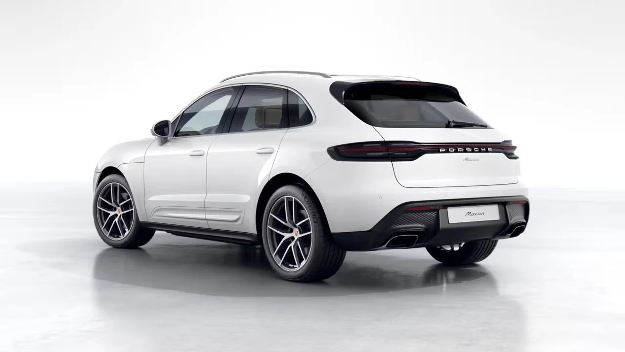 2026 Porsche Macan - Image 20 of 31