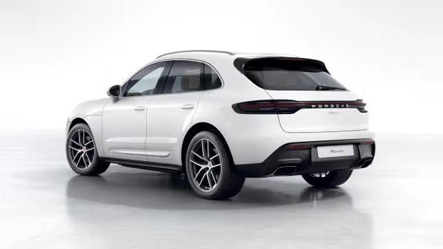 2026 Porsche Macan - Image 18 of 31