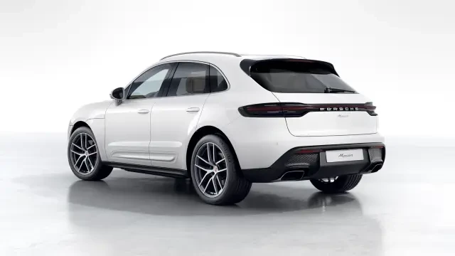 2026 Porsche Macan - Image 22 of 31