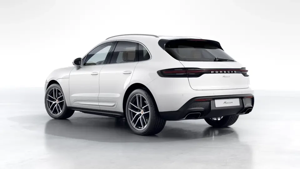 2026 Porsche Macan - Image 23 of 31