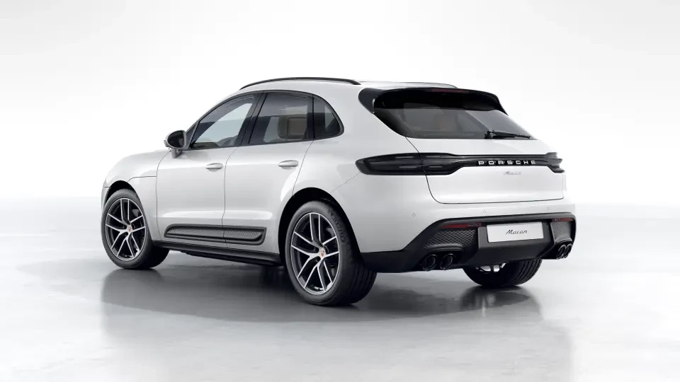 2026 Porsche Macan - Image 23 of 31
