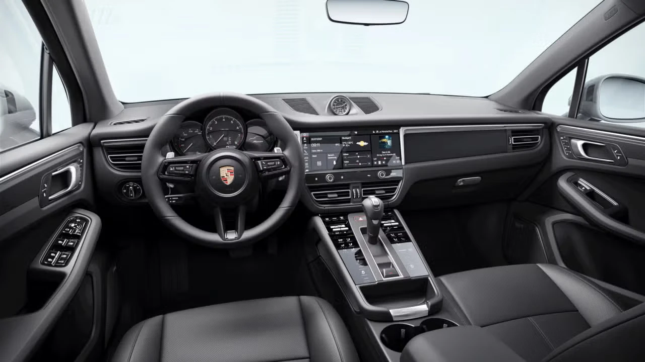 2026 Porsche Macan - Image 28 of 31