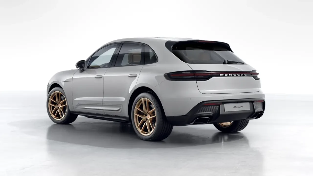 2026 Porsche Macan - Image 24 of 30