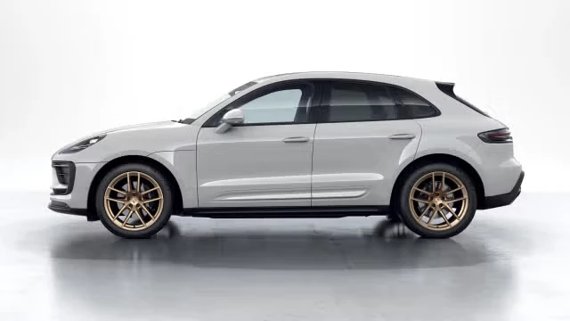 2026 Porsche Macan - Image 10 of 30