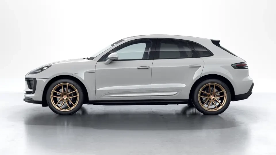2026 Porsche Macan - Image 15 of 30