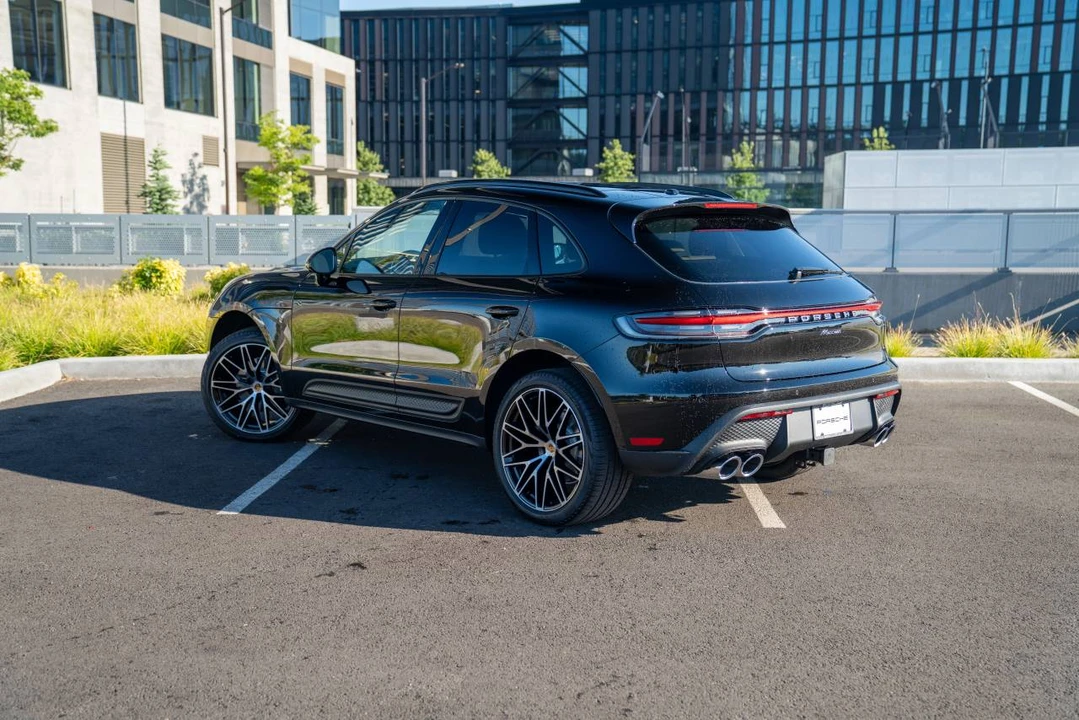 2026 Porsche Macan Electric - Image 3 of 5