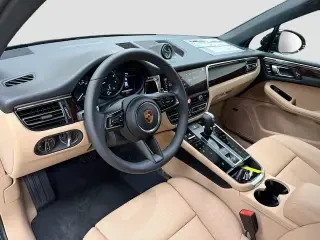 2026 Porsche Macan Electric - Image 29 of 31