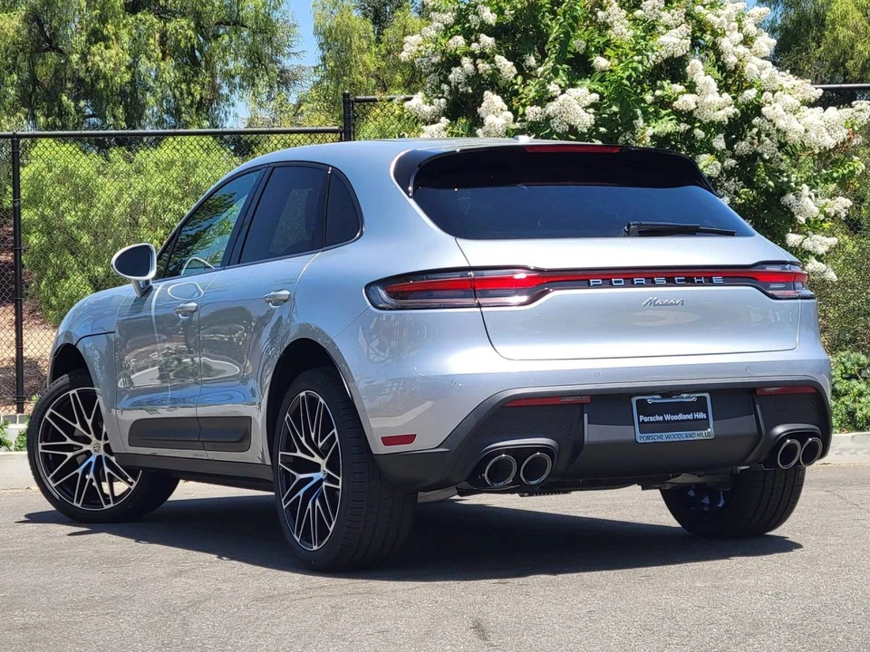 2026 Porsche Macan Electric - Image 3 of 5